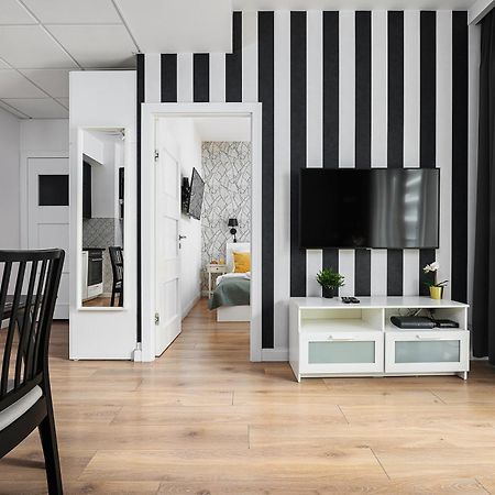 Prymasa Tysiaclecia - P&O Serviced Apartments Varşovia Exterior foto
